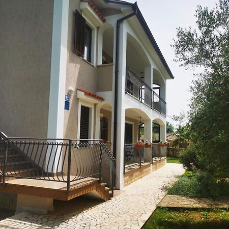 Garden Apartment Maria Vrsar Exterior photo