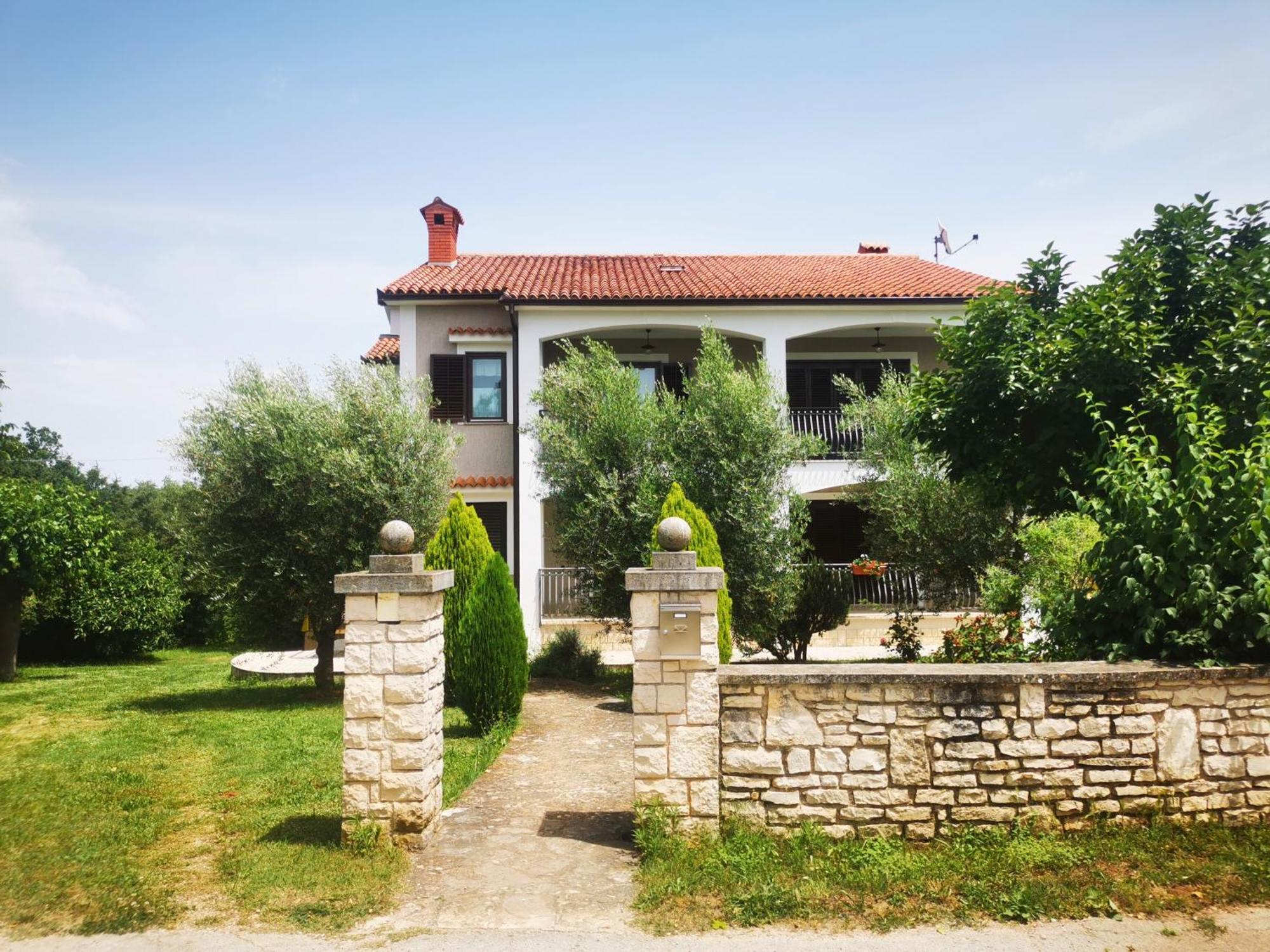 Garden Apartment Maria Vrsar Exterior photo