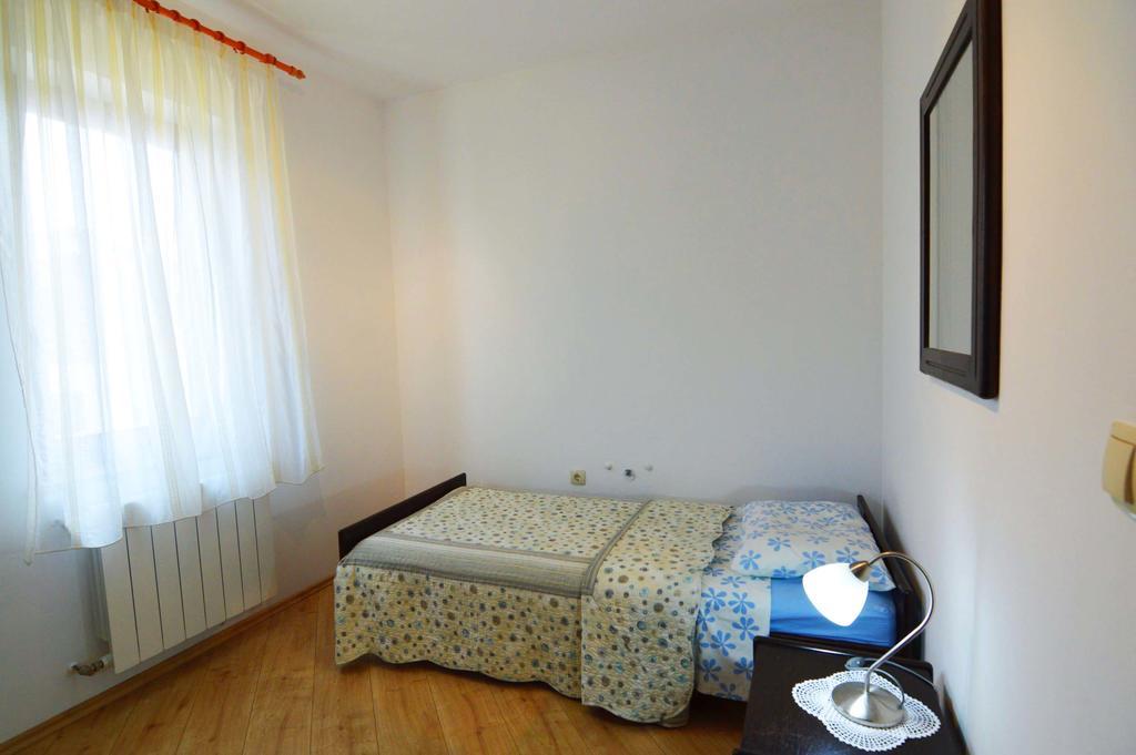 Garden Apartment Maria Vrsar Exterior photo