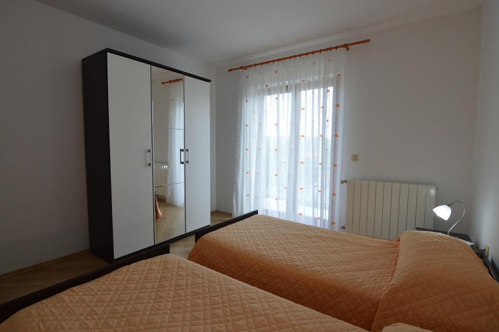 Garden Apartment Maria Vrsar Exterior photo