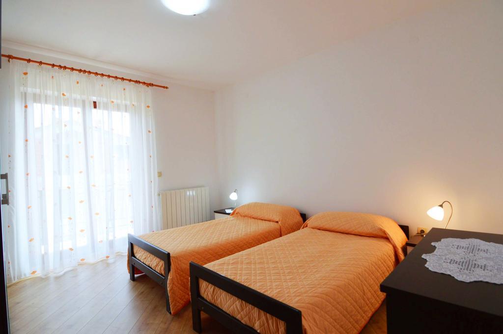 Garden Apartment Maria Vrsar Exterior photo