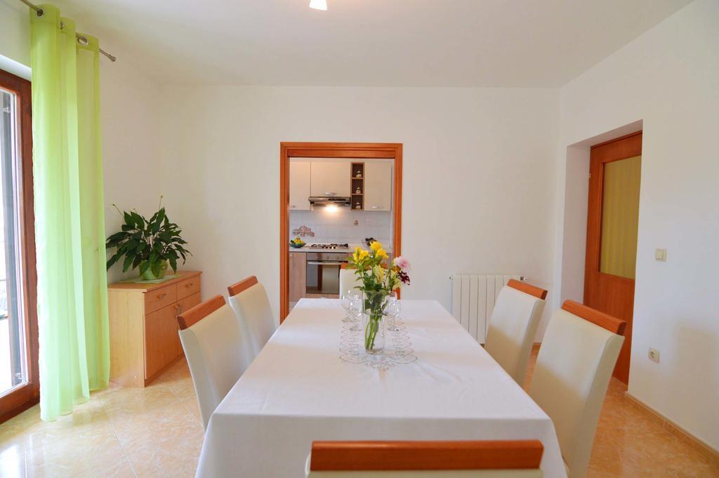 Garden Apartment Maria Vrsar Exterior photo